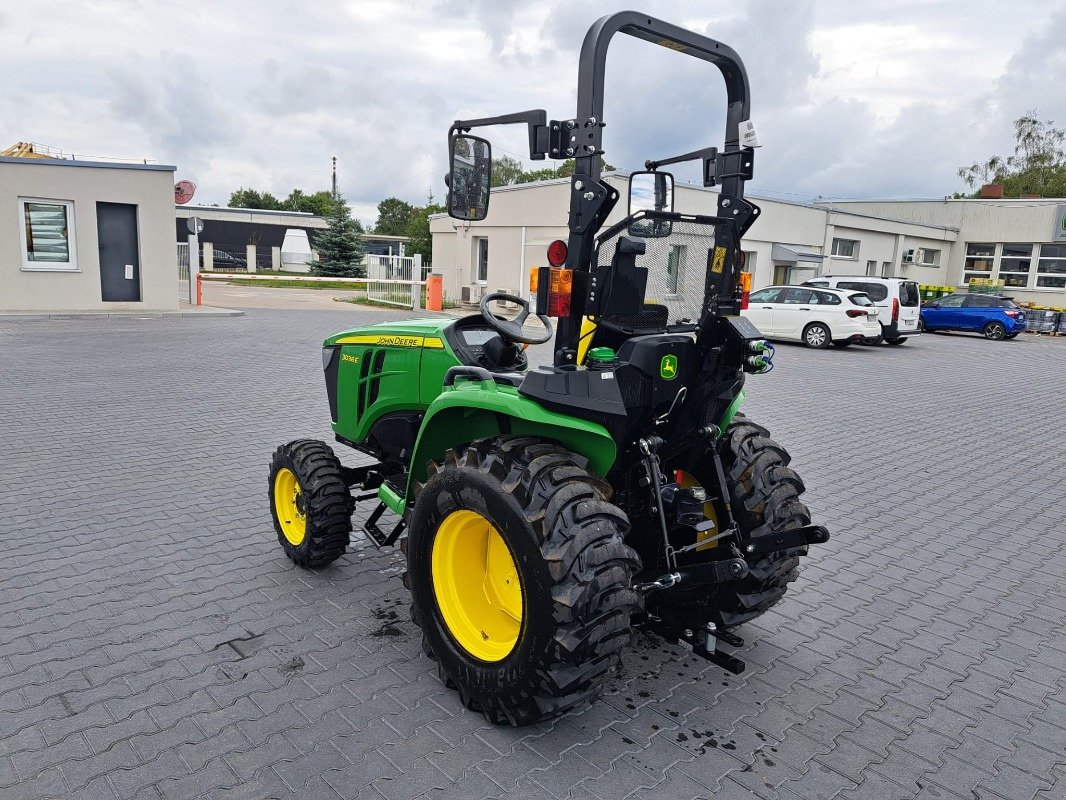 Traktor del tipo John Deere 3038E, Neumaschine en Mrągowo (Imagen 3)