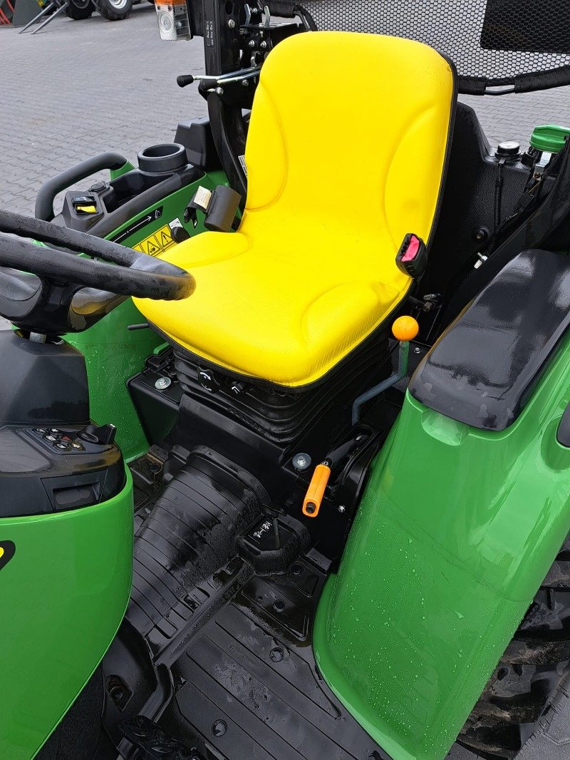 Traktor van het type John Deere 3038E, Neumaschine in Mrągowo (Foto 11)