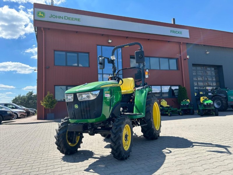 Traktor typu John Deere 3038E, Neumaschine v Mrągowo (Obrázek 1)