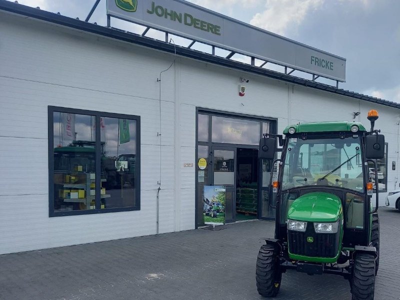 Traktor от тип John Deere 3038E, Neumaschine в Mrągowo (Снимка 1)