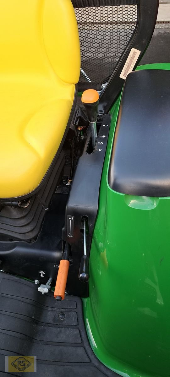 Traktor van het type John Deere 3039R, Neumaschine in Beelen (Foto 4)