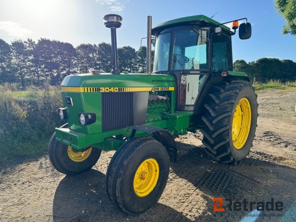 Traktor Türe ait John Deere 3040 4 WD, Gebrauchtmaschine içinde Rødovre (resim 2)