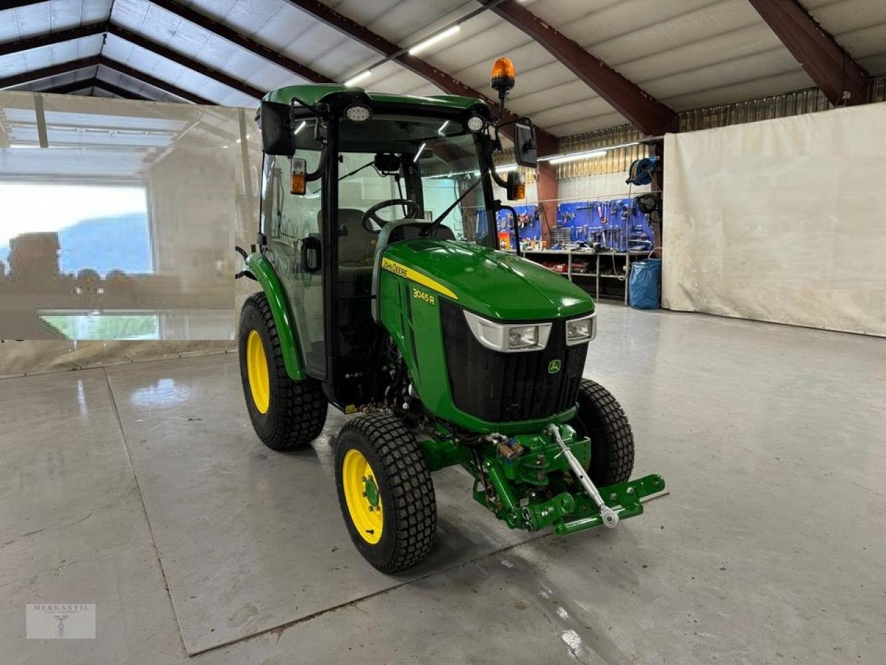 Traktor typu John Deere 3045R, Gebrauchtmaschine w Pragsdorf (Zdjęcie 5)