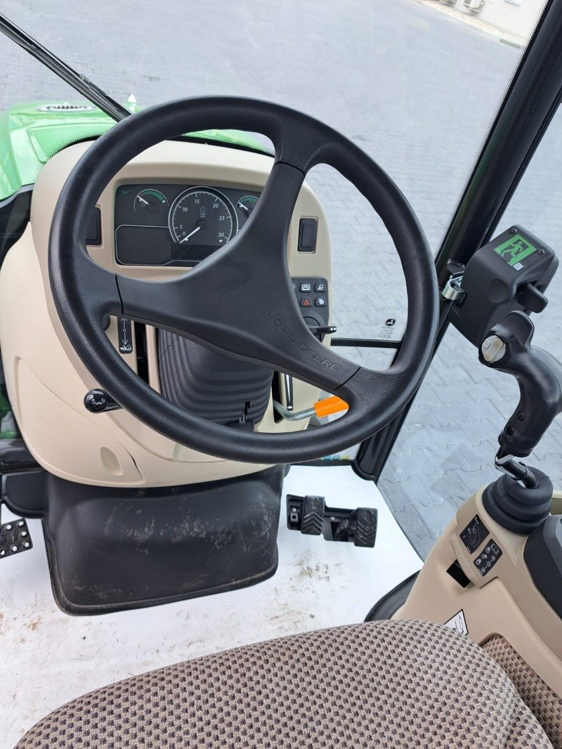 Traktor du type John Deere 3046R, Neumaschine en Mrągowo (Photo 10)