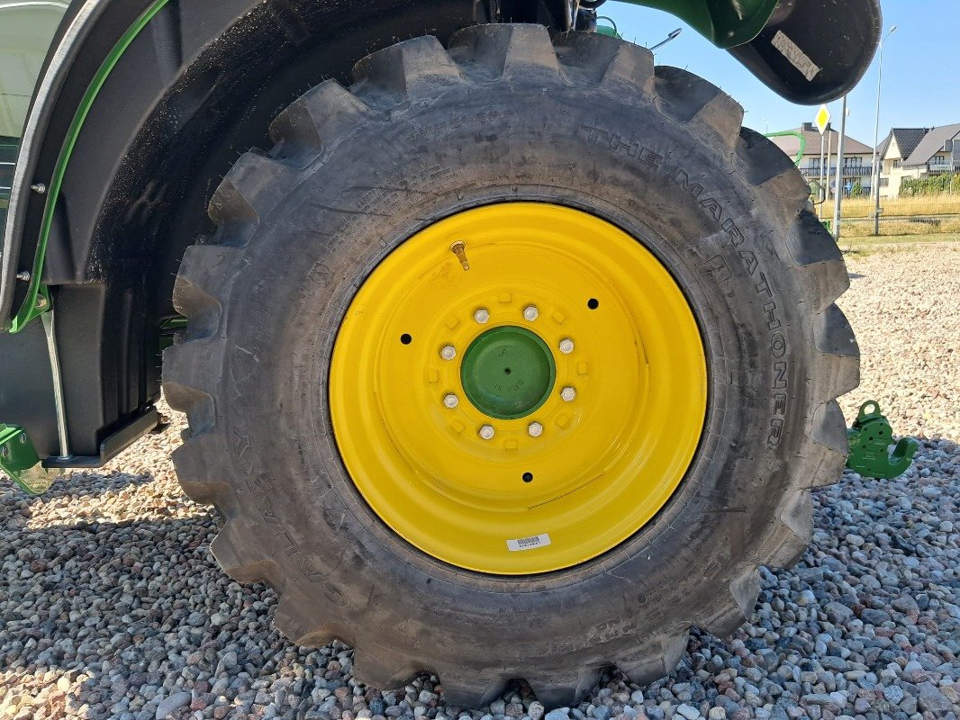 Traktor Türe ait John Deere 3046R, Neumaschine içinde Choroszcz (resim 11)