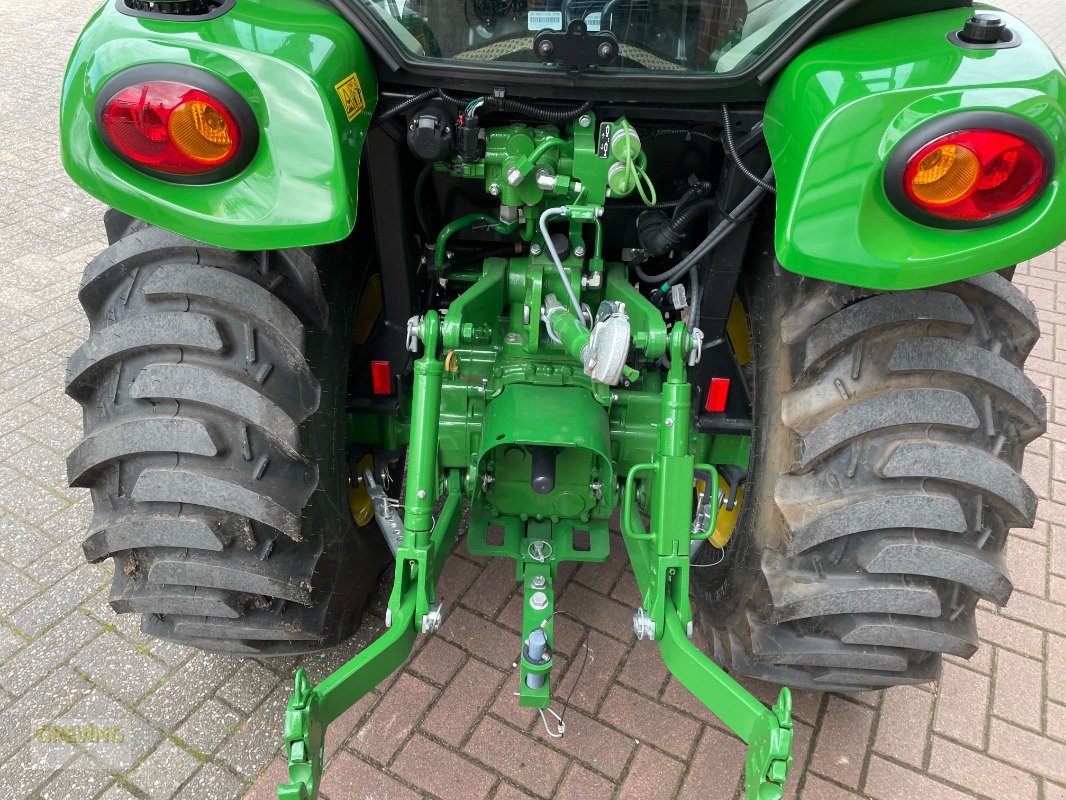 Traktor van het type John Deere 3046R, Gebrauchtmaschine in Ahaus (Foto 7)