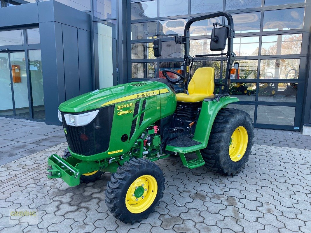 Traktor van het type John Deere 3046R, Neumaschine in Heiden (Foto 1)