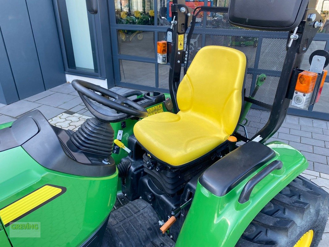 Traktor van het type John Deere 3046R, Neumaschine in Heiden (Foto 8)