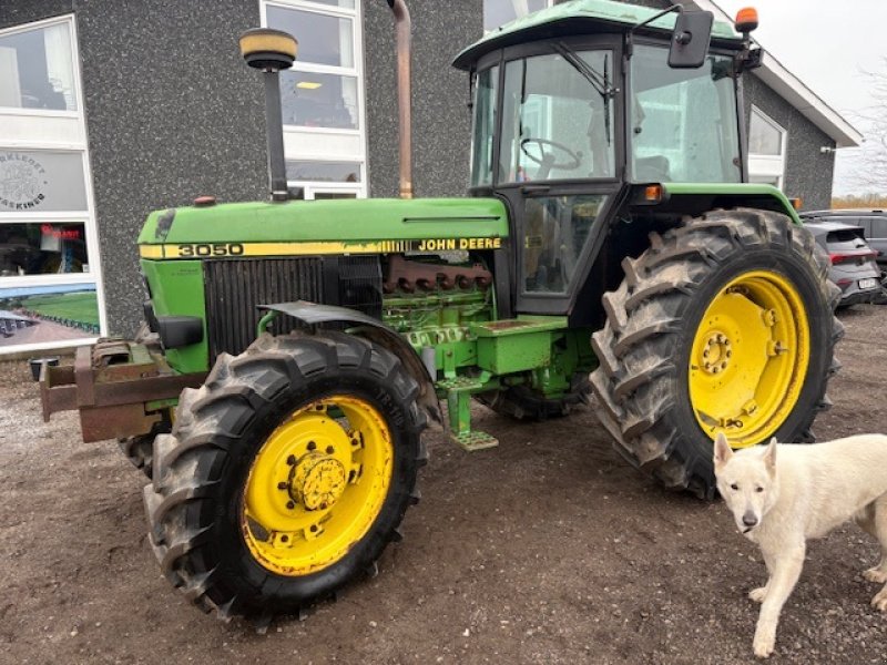 Traktor Türe ait John Deere 3050 4 WD, FRONTVÆGTE, Gebrauchtmaschine içinde Dronninglund (resim 1)