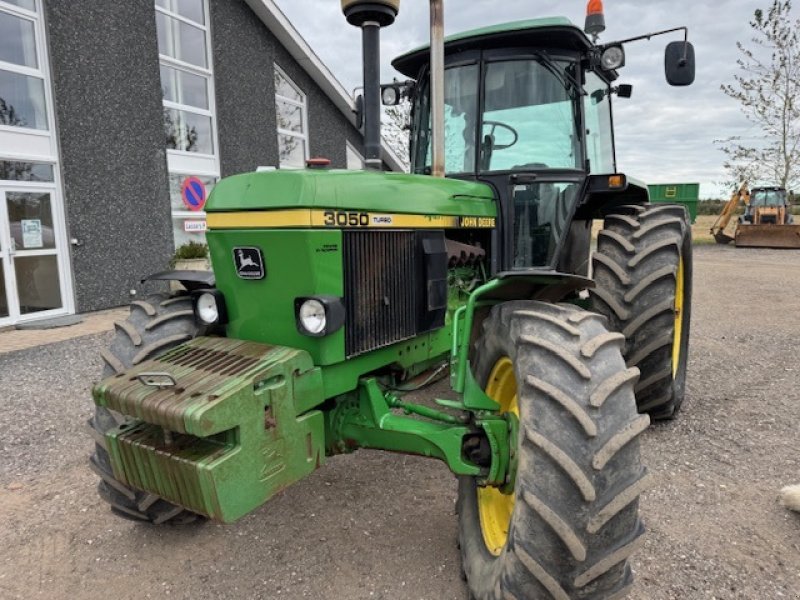 Traktor des Typs John Deere 3050 4WD FRONTVÆGTE, Gebrauchtmaschine in Dronninglund (Bild 4)