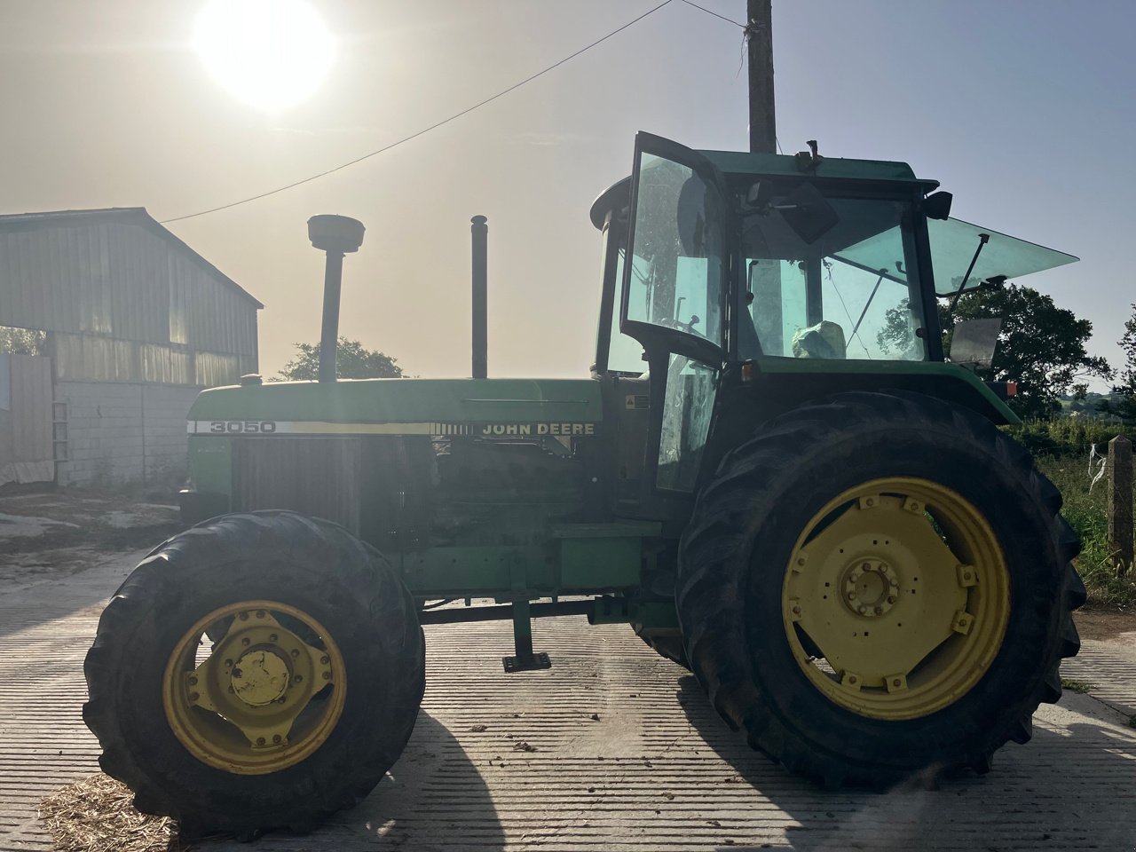 Traktor des Typs John Deere 3050, Gebrauchtmaschine in MORLHON LE HAUT (Bild 2)