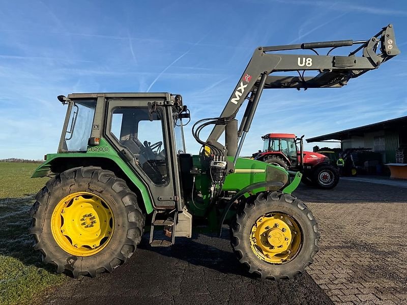 Traktor типа John Deere 3200 mit Frontlader, Gebrauchtmaschine в Steinau  (Фотография 3)