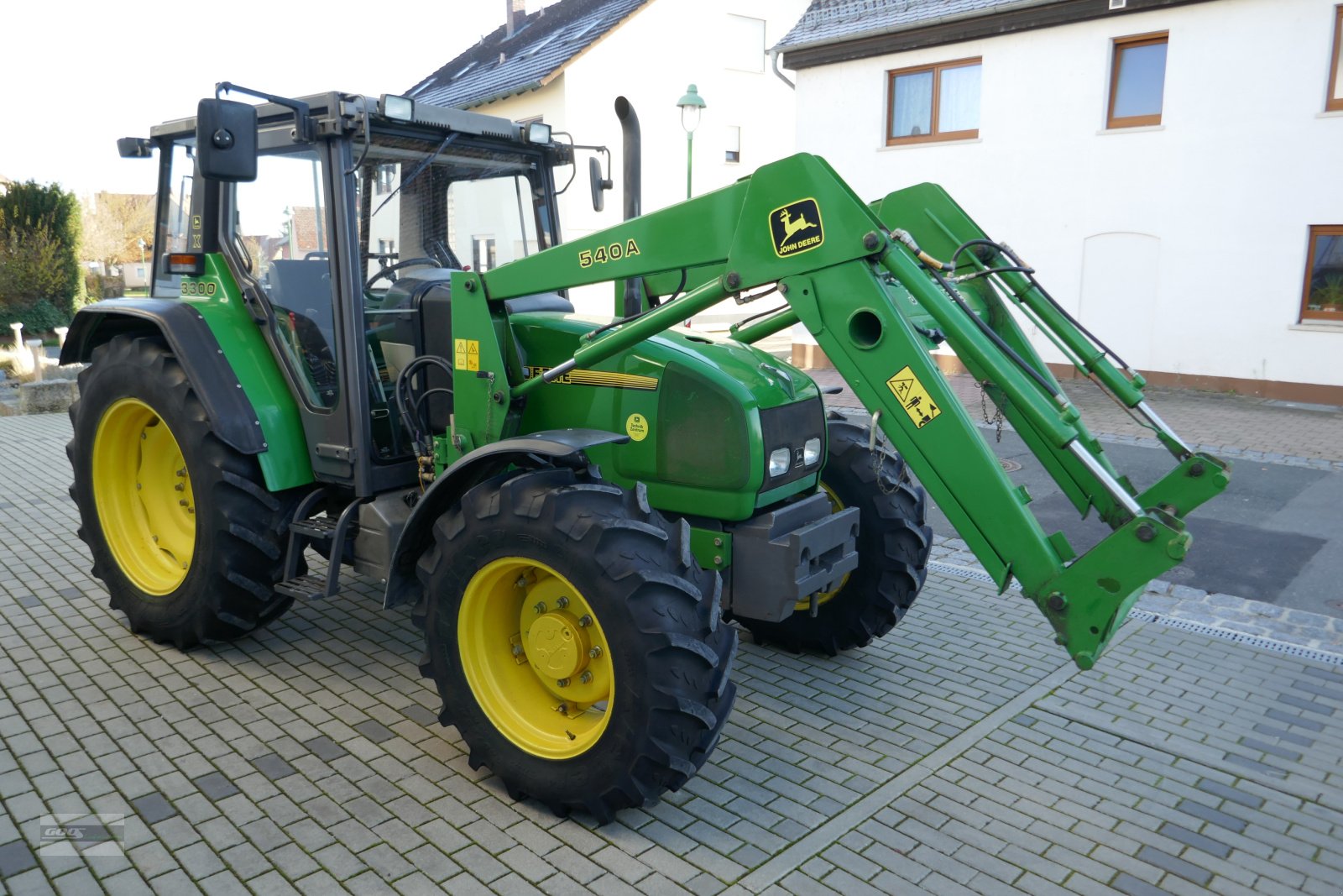 Traktor от тип John Deere 3300X Allr. Top Original Zustand! Erst 2297 Std! Mit Industriefrontlader, Gebrauchtmaschine в Langenzenn (Снимка 2)