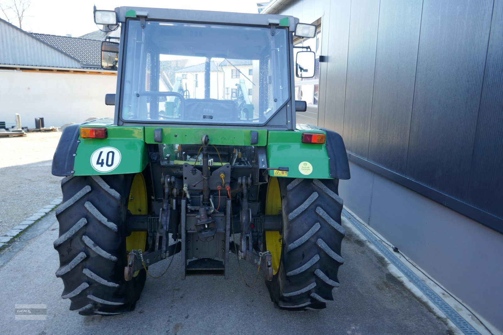 Traktor от тип John Deere 3300X Allr. Top Original Zustand! Erst 2297 Std! Mit Industriefrontlader, Gebrauchtmaschine в Langenzenn (Снимка 4)