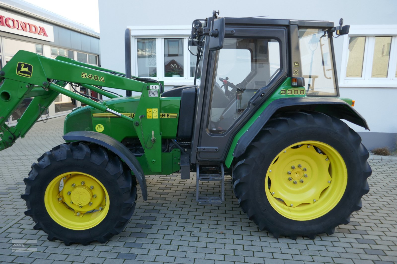 Traktor от тип John Deere 3300X Allr. Top Original Zustand! Erst 2297 Std! Mit Industriefrontlader, Gebrauchtmaschine в Langenzenn (Снимка 5)