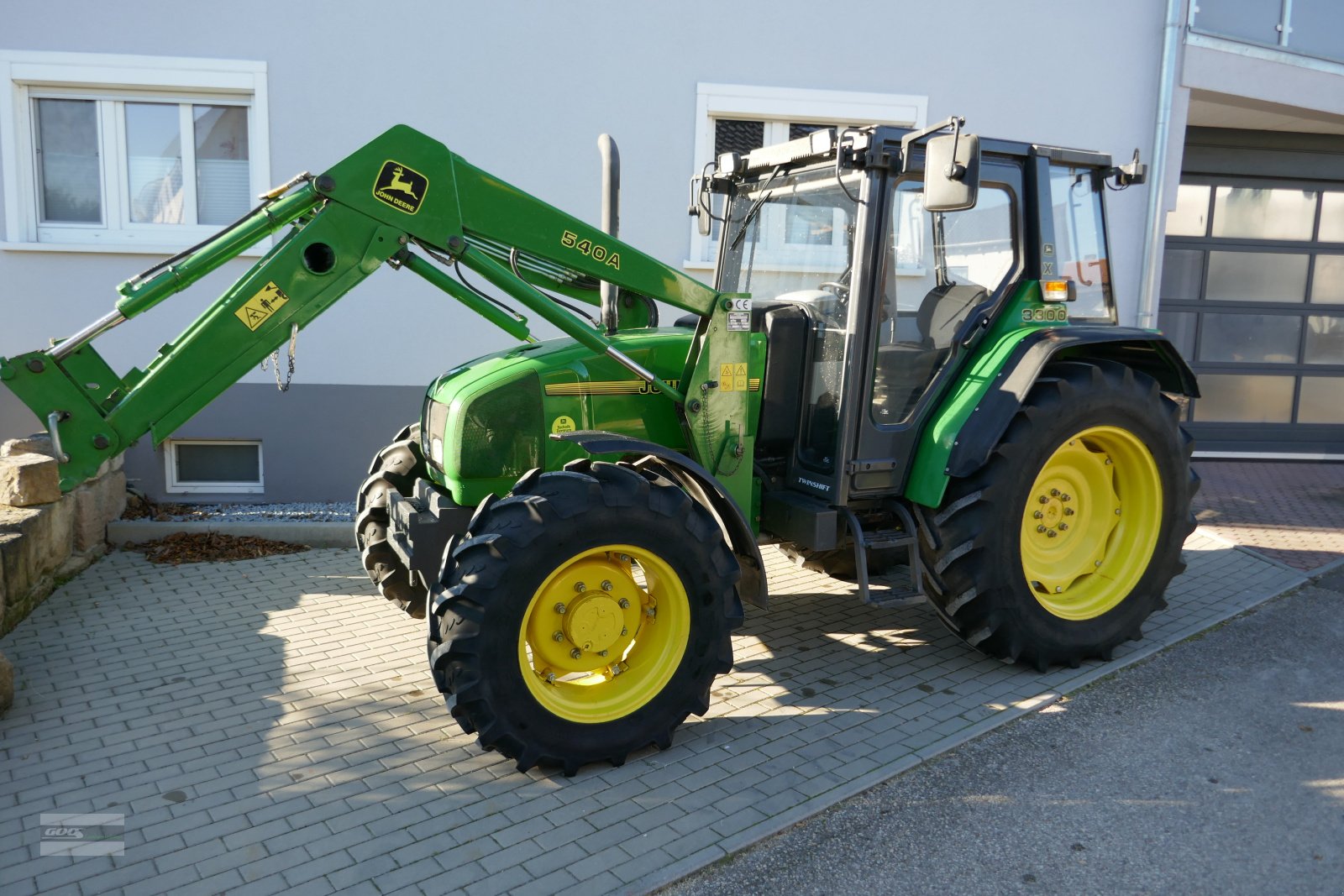 Traktor от тип John Deere 3300X Allr. Top Original Zustand! Erst 2297 Std! Mit Industriefrontlader, Gebrauchtmaschine в Langenzenn (Снимка 9)