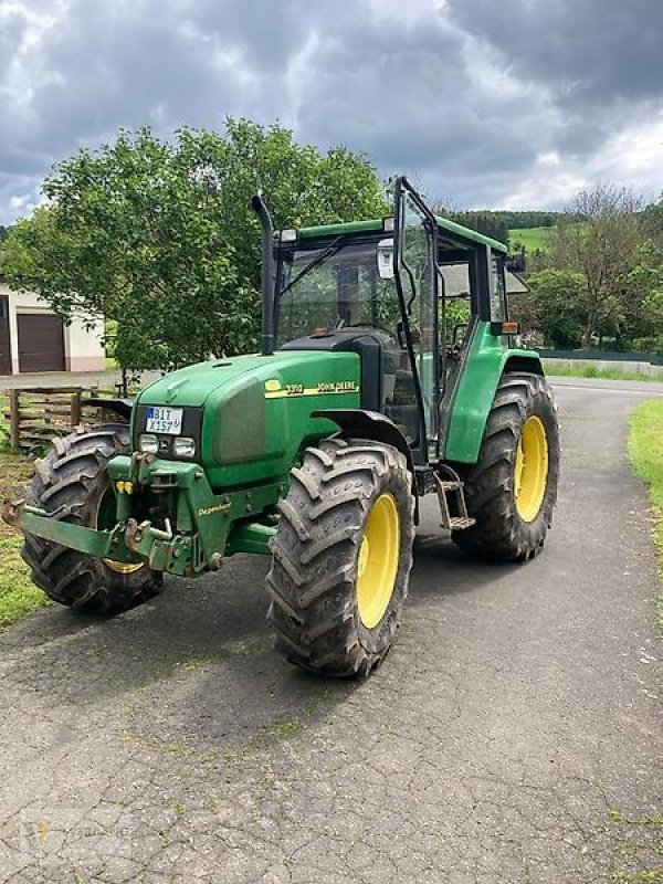 Traktor van het type John Deere 3310, Gebrauchtmaschine in Colmar-Berg (Foto 1)