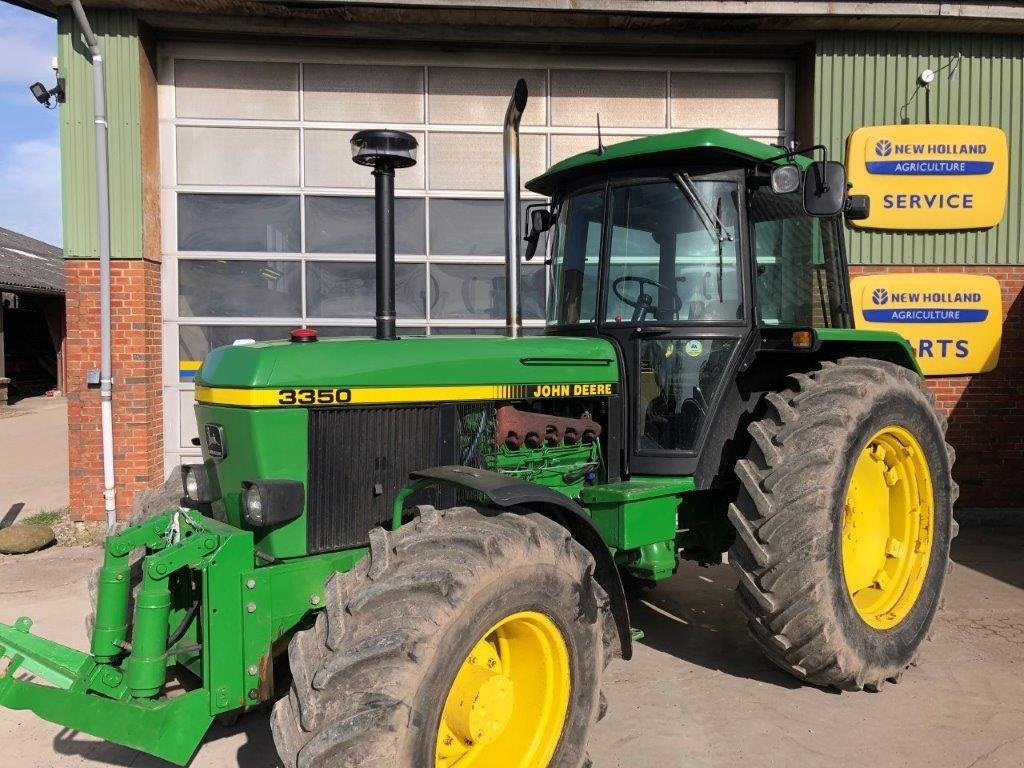 Traktor Türe ait John Deere 3350 Med frontlift, Gebrauchtmaschine içinde Tinglev (resim 2)