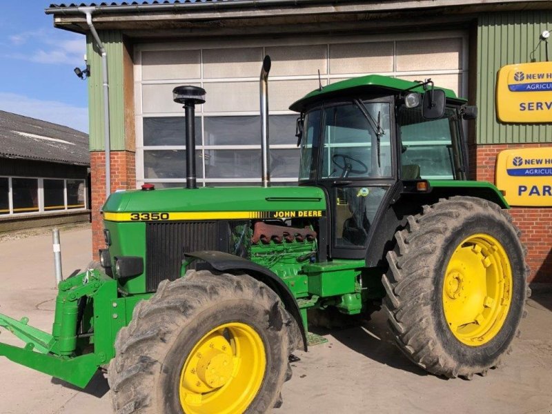 Traktor of the type John Deere 3350 Med frontlift, Gebrauchtmaschine in Tinglev