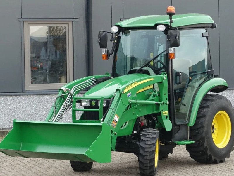 Traktor des Typs John Deere 3720 4wd HST / 0693 Draaiuren / Full Options, Gebrauchtmaschine in Swifterband (Bild 1)