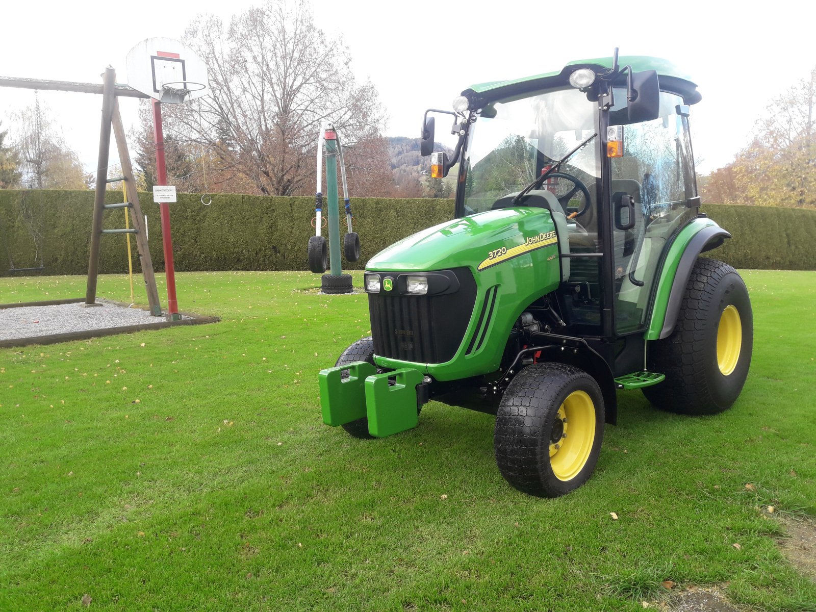 Traktor a típus John Deere 3720 eHydro, Gebrauchtmaschine ekkor: Mondsee (Kép 1)