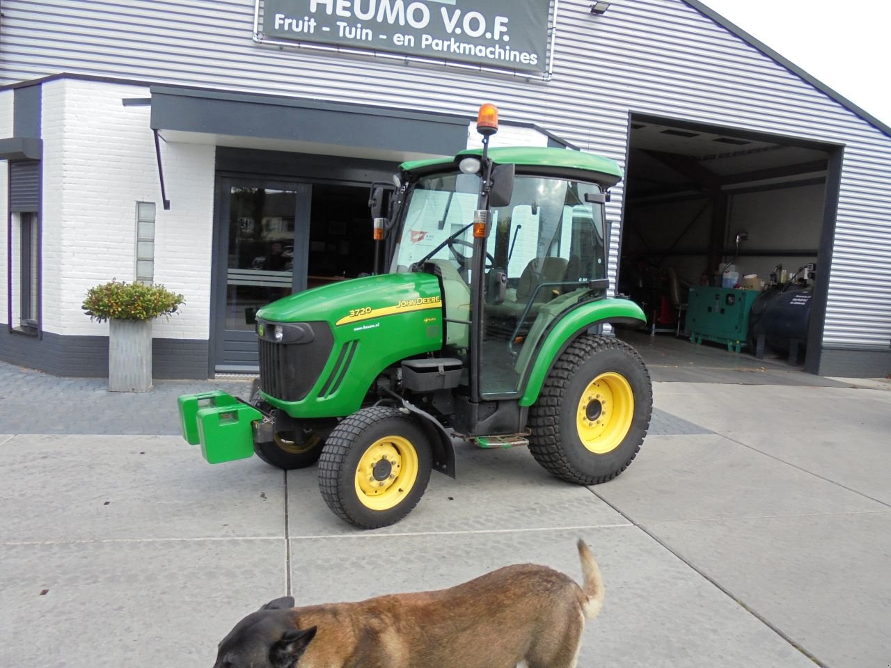 Traktor van het type John Deere 3720, Gebrauchtmaschine in Hedel (Foto 1)