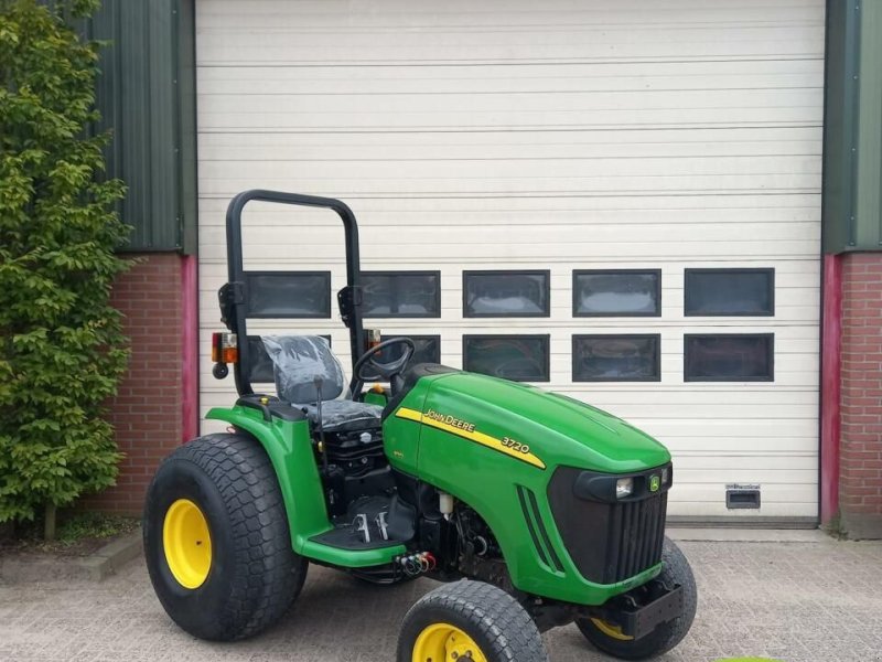 Traktor des Typs John Deere 3720, Gebrauchtmaschine in Aalten (Bild 1)