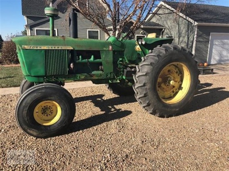 Traktor des Typs John Deere 4020, Gebrauchtmaschine in Crombach/St.Vith (Bild 1)