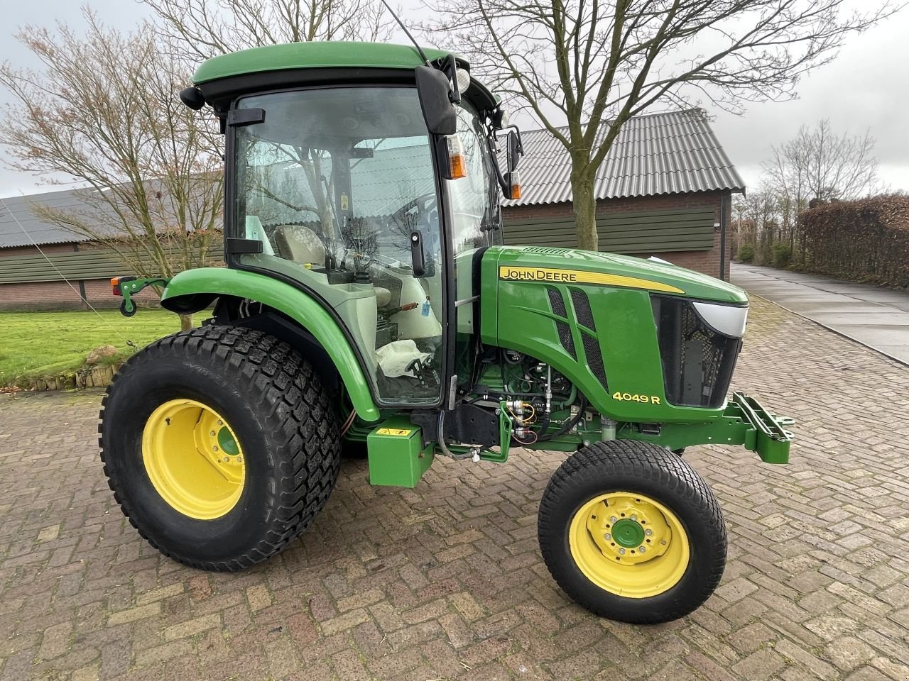 Traktor типа John Deere 4049R, Gebrauchtmaschine в Nieuw Roden (Фотография 7)