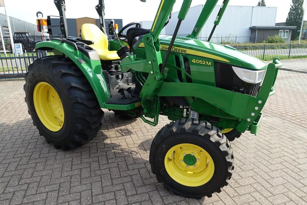 Traktor Türe ait John Deere 4052M 4wd HST / 0004 Draaiuren / Voorlader, Gebrauchtmaschine içinde Swifterband (resim 2)