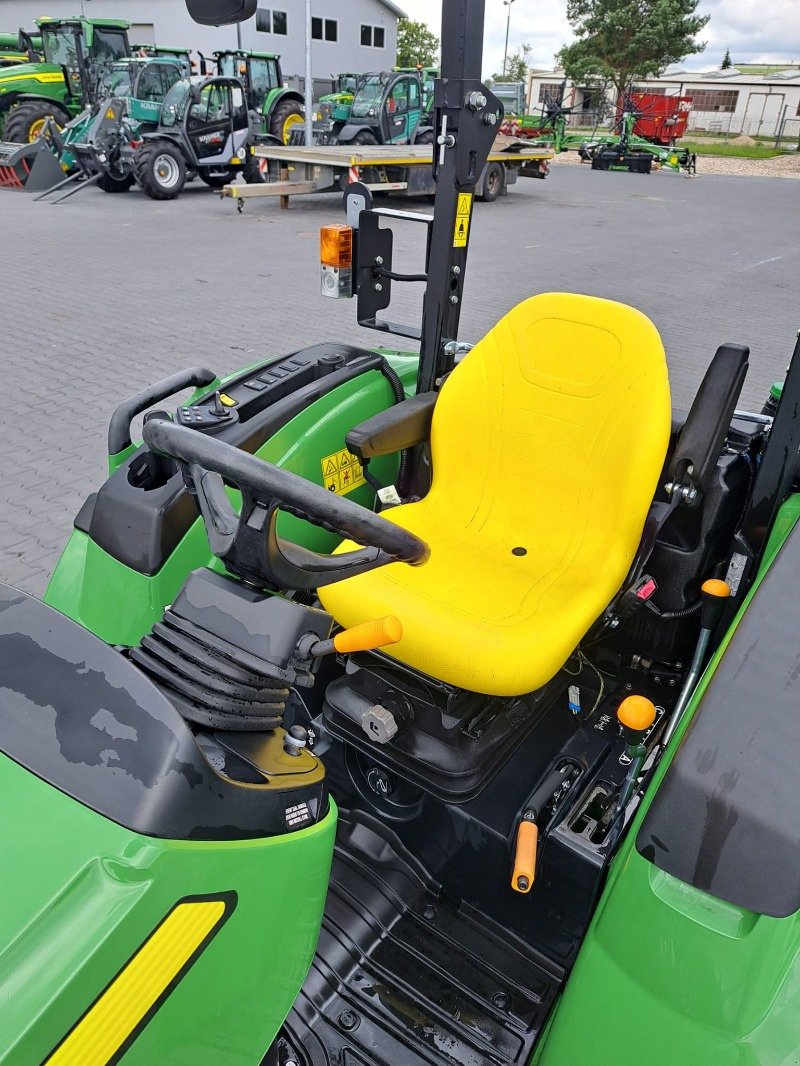 Traktor a típus John Deere 4052M, Neumaschine ekkor: Mrągowo (Kép 9)