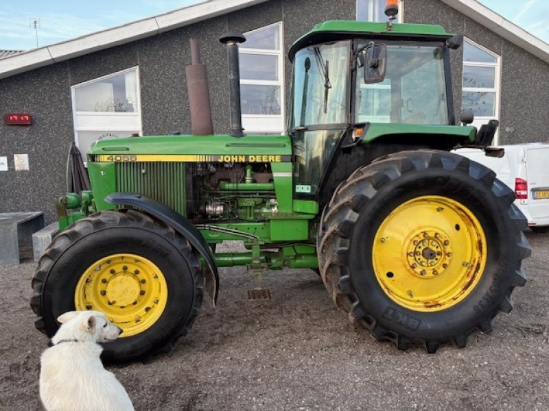 Traktor типа John Deere 4055 FRONTLIFT, NÆSTEN NYE DÆK, Gebrauchtmaschine в Dronninglund (Фотография 2)