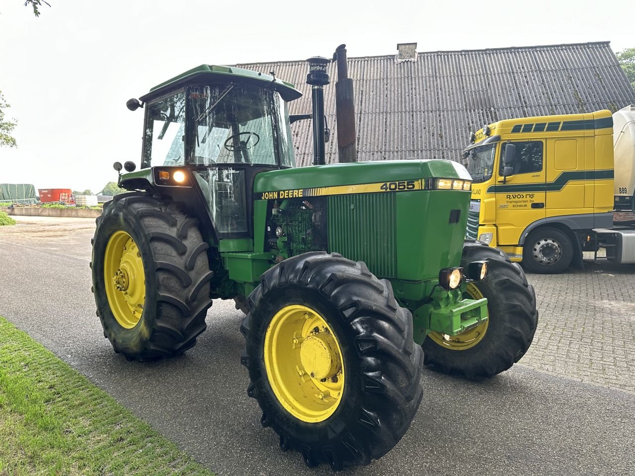 Traktor of the type John Deere 4055, Gebrauchtmaschine in Rossum (Picture 2)