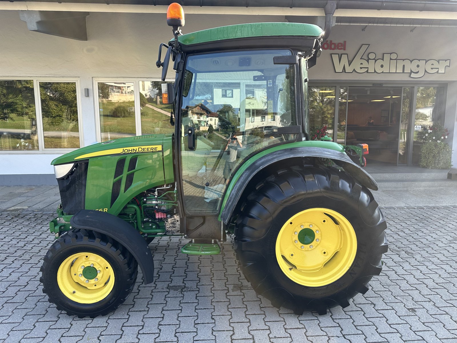 Traktor del tipo John Deere 4066R Unfall, Gebrauchtmaschine en Neureichenau (Imagen 2)