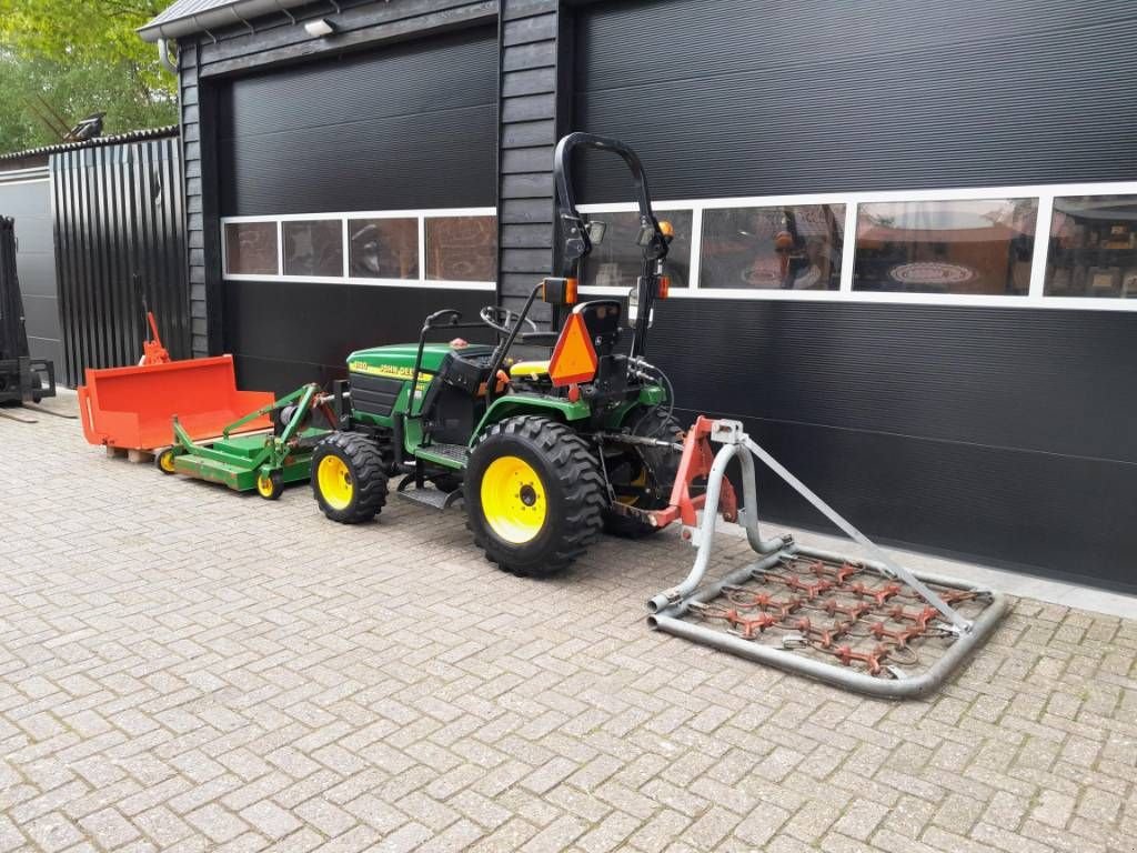 Traktor del tipo John Deere 4100 HST met maaier grondbak en weidesleep, Gebrauchtmaschine en Ederveen (Imagen 4)