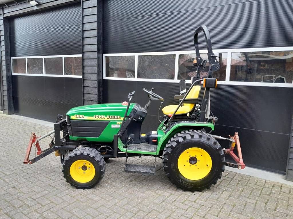 Traktor типа John Deere 4100 HST met maaier grondbak en weidesleep, Gebrauchtmaschine в Ederveen (Фотография 10)