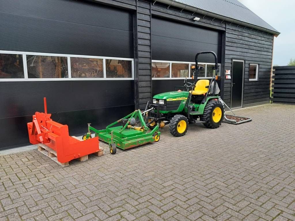 Traktor typu John Deere 4100 HST met maaier grondbak en weidesleep, Gebrauchtmaschine v Ederveen (Obrázok 1)