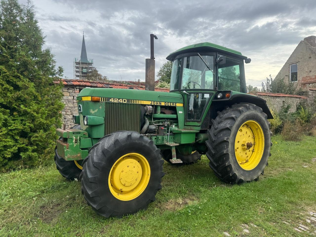 Traktor Türe ait John Deere 4240 A, Gebrauchtmaschine içinde Könnern (resim 2)