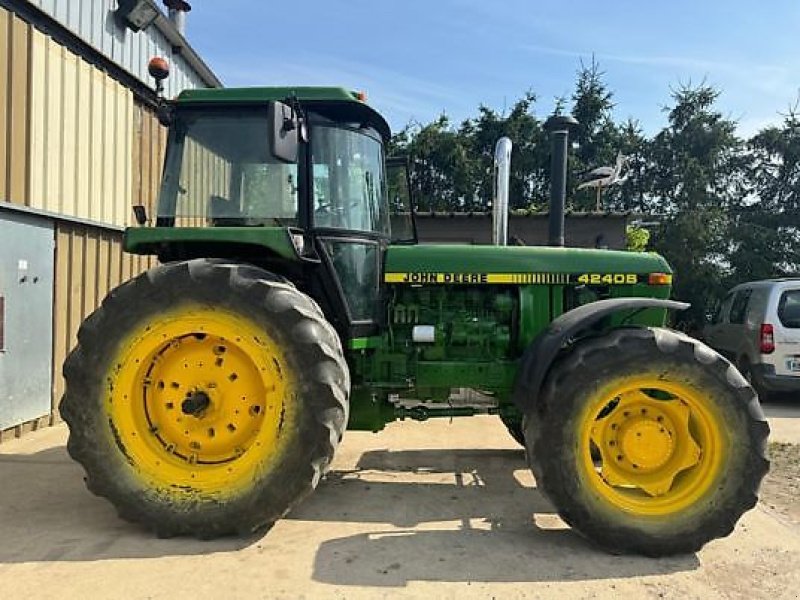 Traktor typu John Deere 4240S, Gebrauchtmaschine v Sainte-Croix-en-Plaine (Obrázok 3)