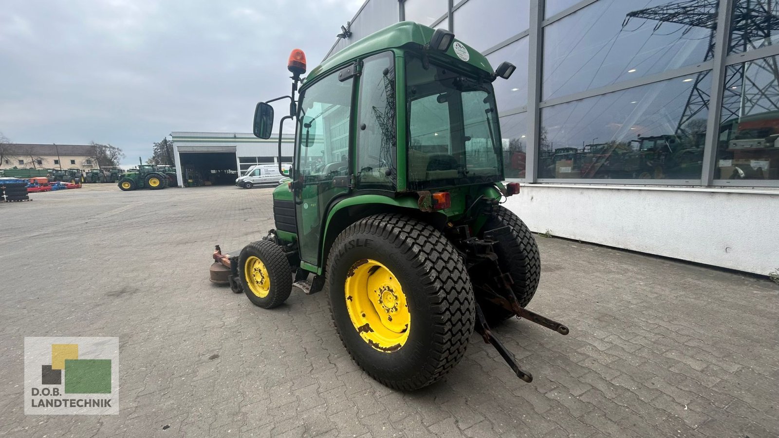 Traktor des Typs John Deere 4300, Gebrauchtmaschine in Regensburg (Bild 8)