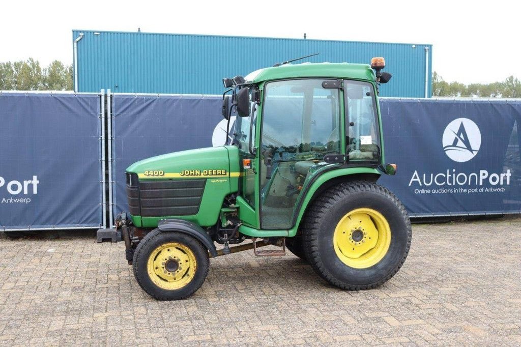 Traktor des Typs John Deere 4400, Gebrauchtmaschine in Antwerpen (Bild 1)