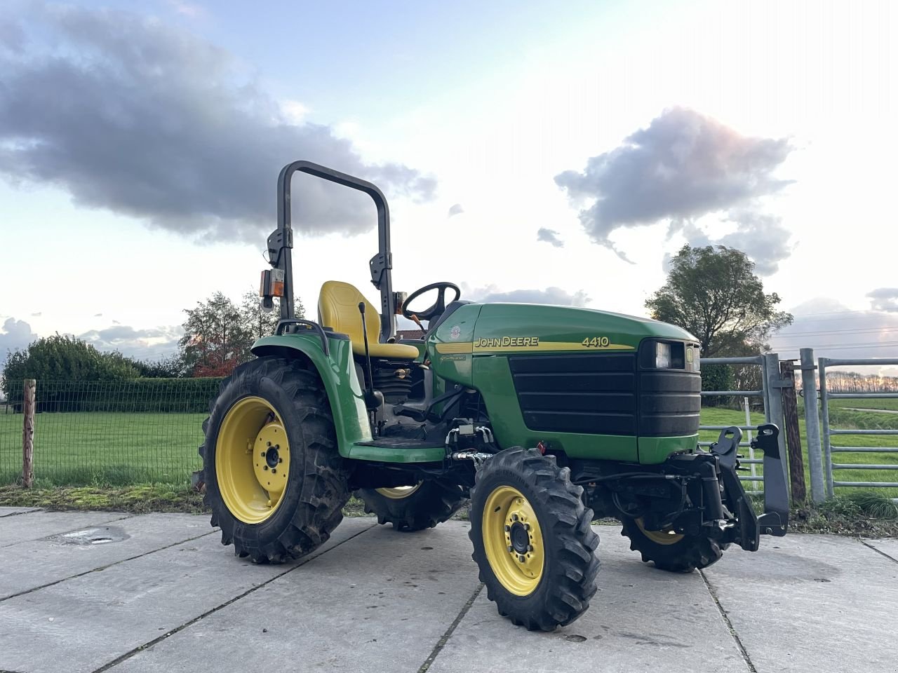 Traktor of the type John Deere 4410, Gebrauchtmaschine in Klaaswaal (Picture 7)