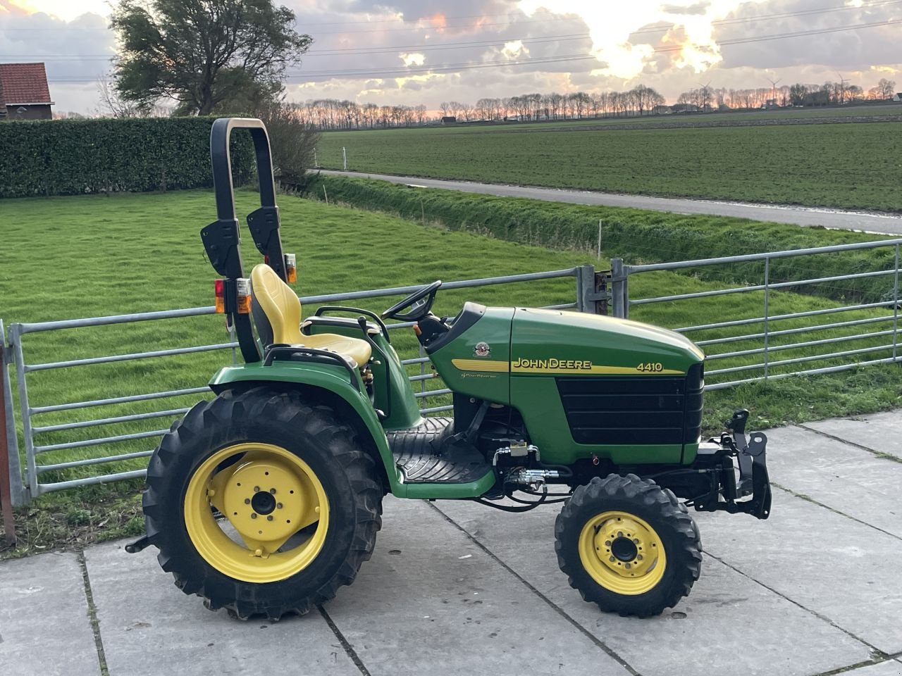 Traktor of the type John Deere 4410, Gebrauchtmaschine in Klaaswaal (Picture 9)