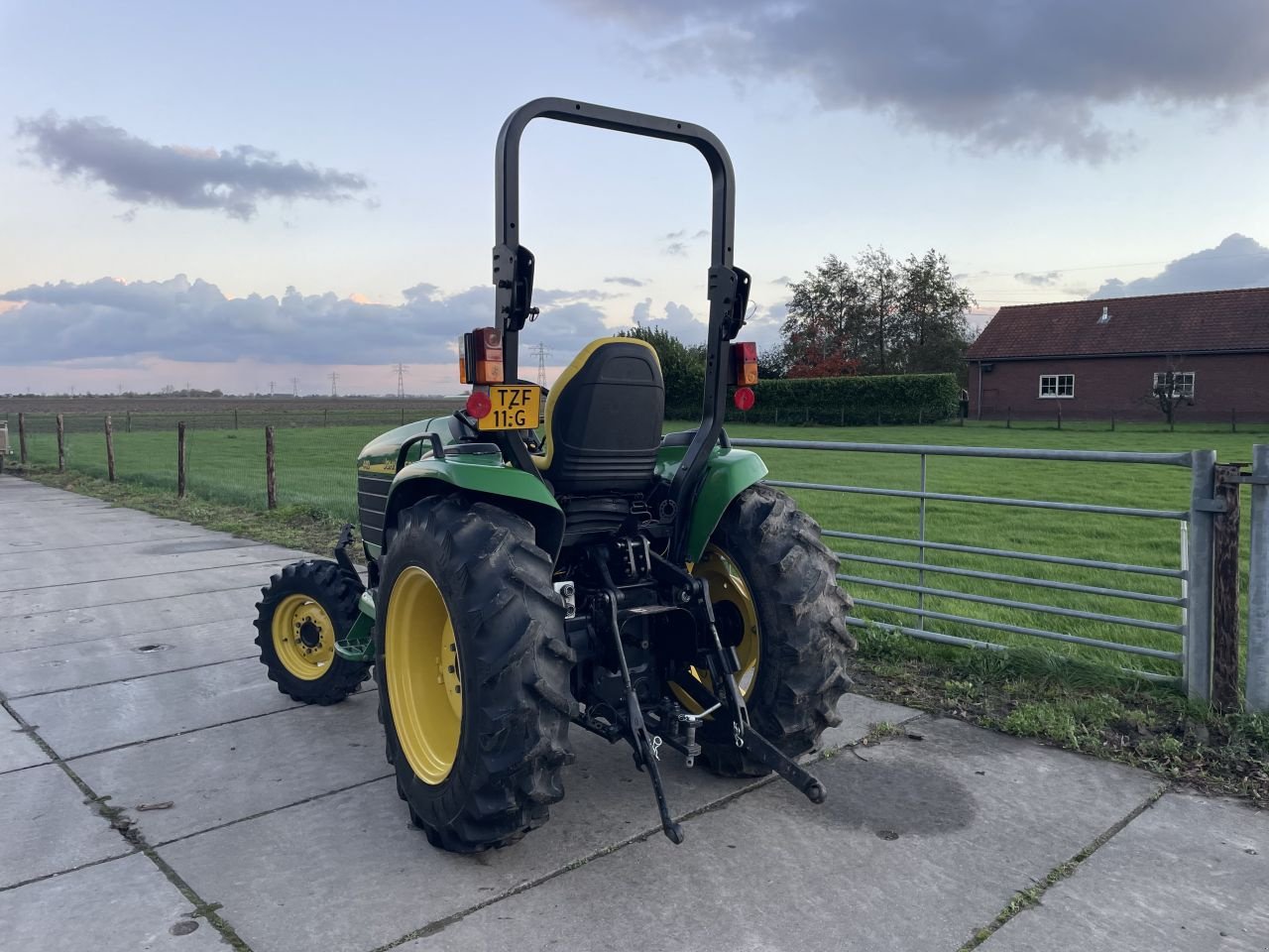 Traktor of the type John Deere 4410, Gebrauchtmaschine in Klaaswaal (Picture 3)