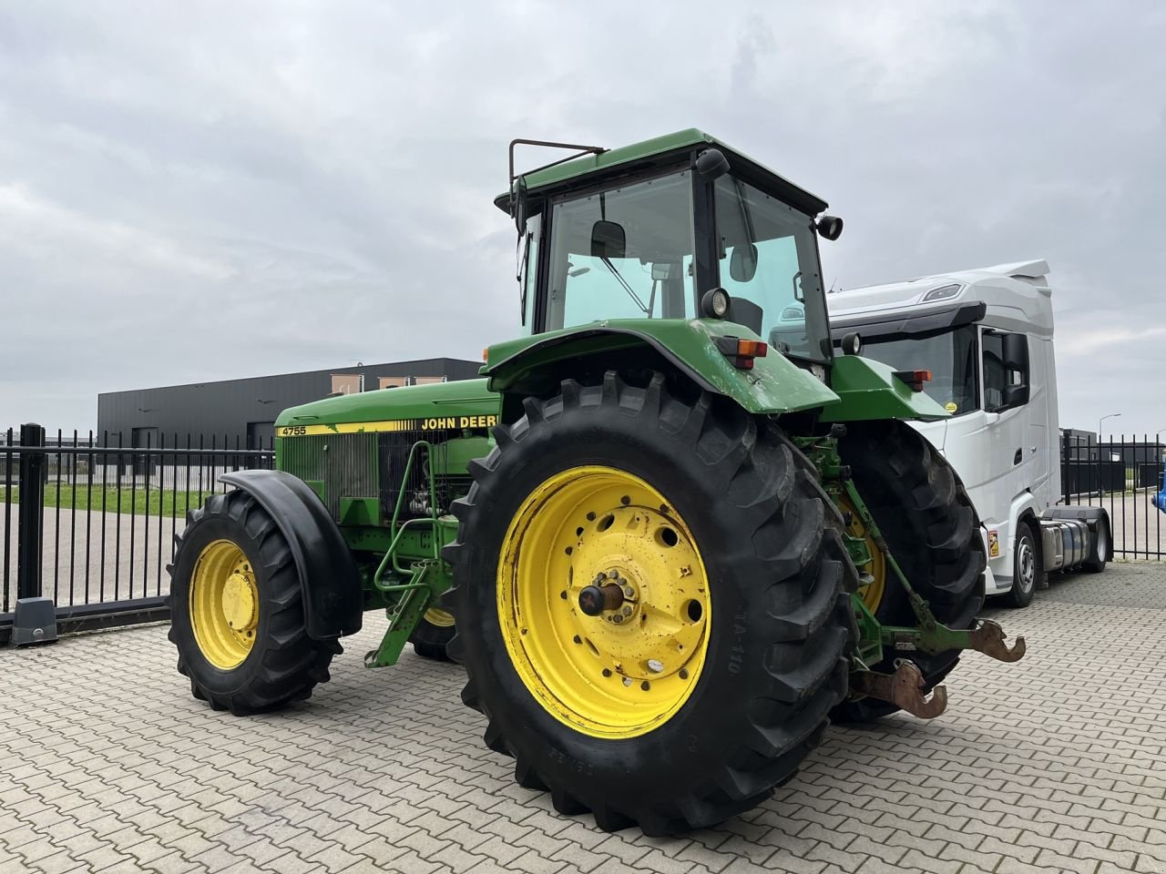 Traktor типа John Deere 4755, Gebrauchtmaschine в Beek en Donk (Фотография 5)