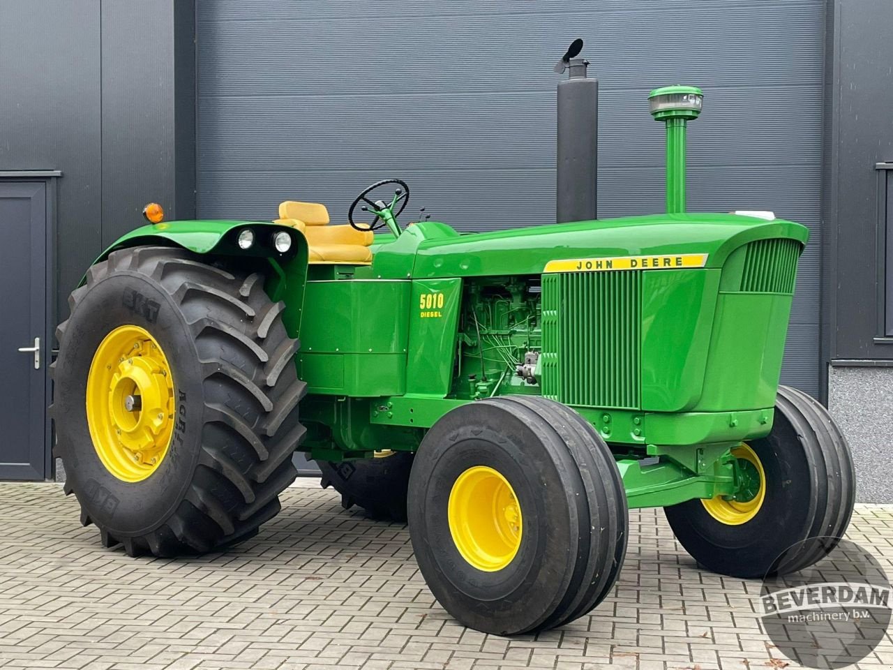 Traktor des Typs John Deere 5010, Gebrauchtmaschine in Vriezenveen (Bild 2)