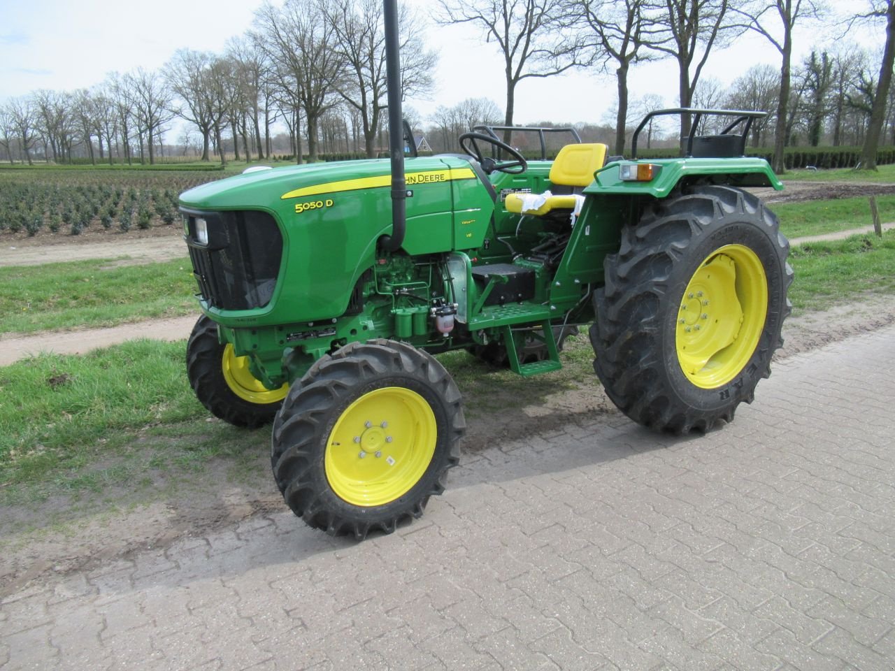 Traktor от тип John Deere 5050D 4X4, Gebrauchtmaschine в Borne (Снимка 1)