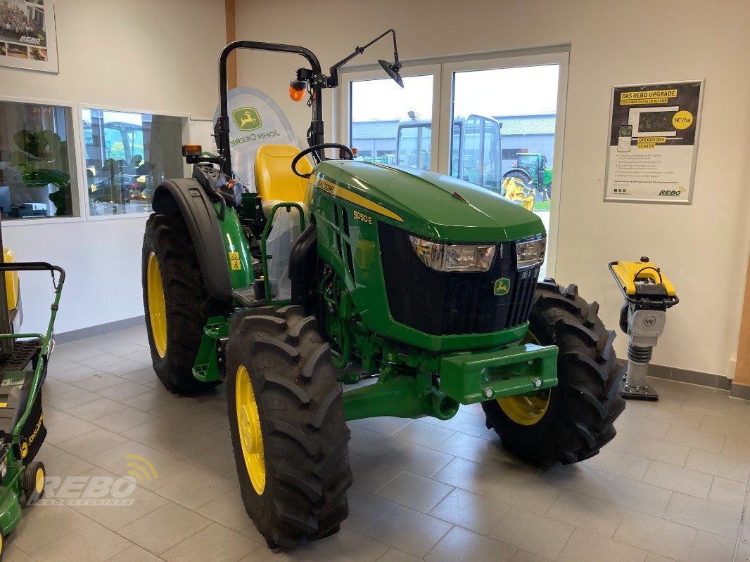 Traktor typu John Deere 5050E BTS, Neumaschine v Dätgen (Obrázek 3)