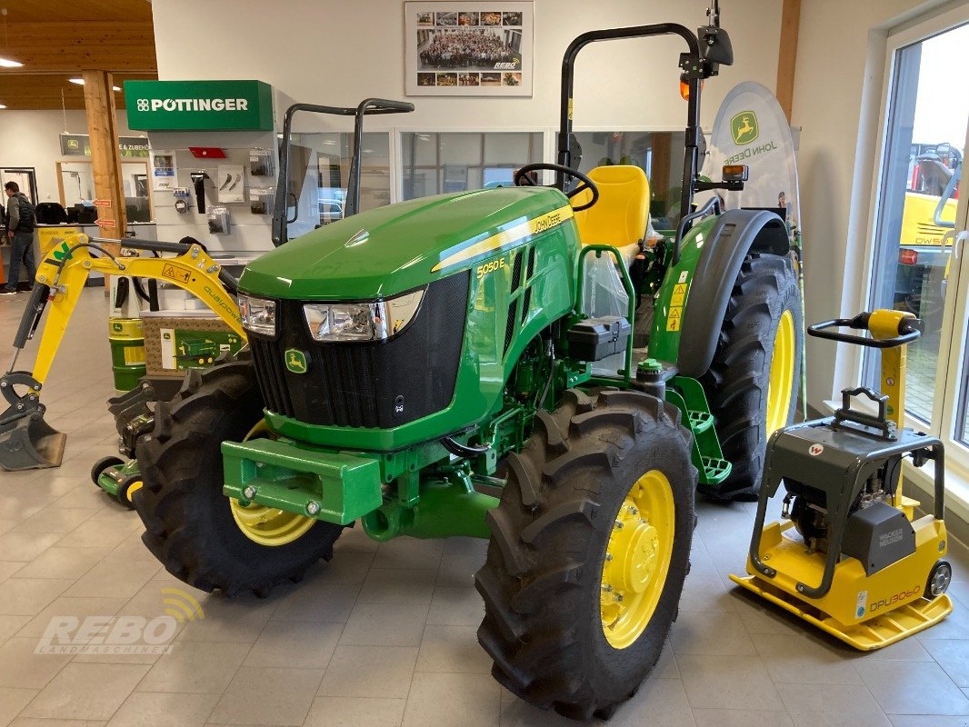 Traktor typu John Deere 5050E BTS, Neumaschine v Dätgen (Obrázek 2)