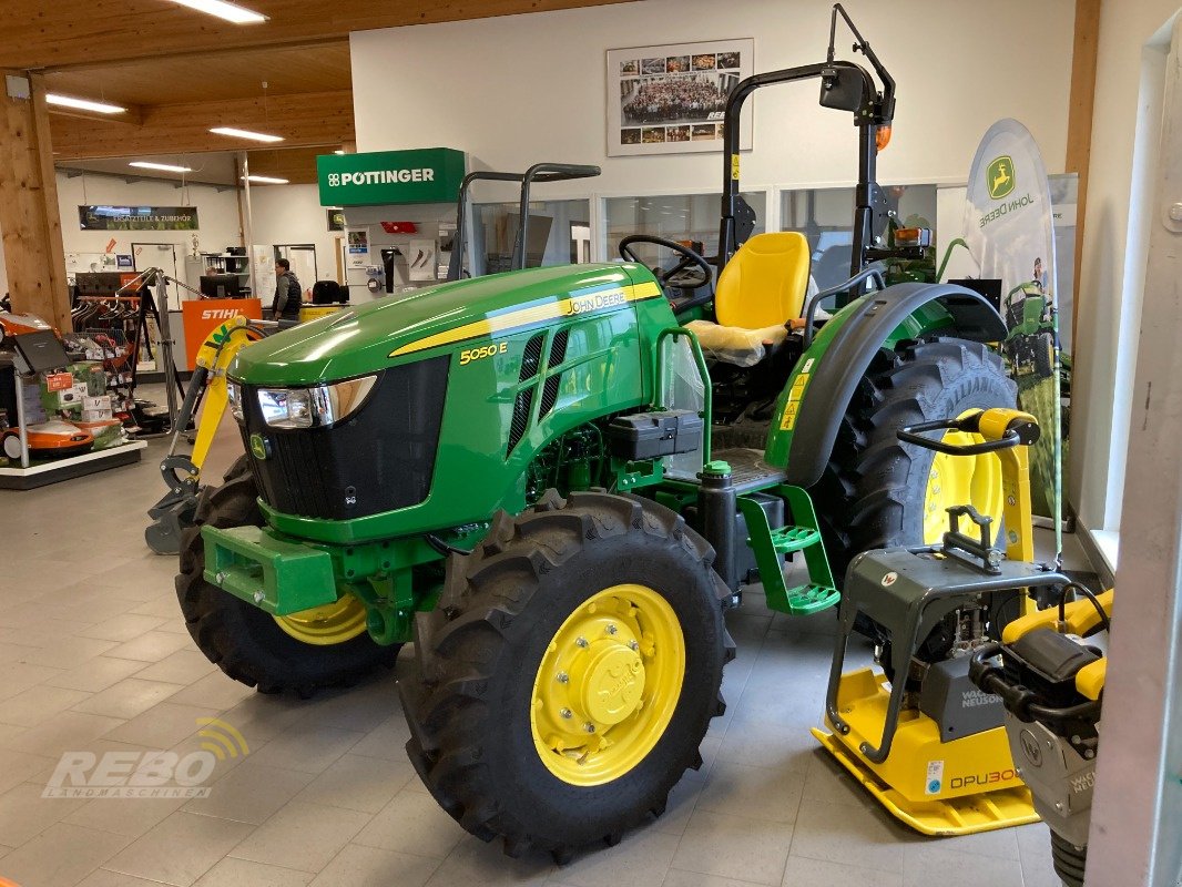 Traktor typu John Deere 5050E BTS, Neumaschine v Dätgen (Obrázek 1)